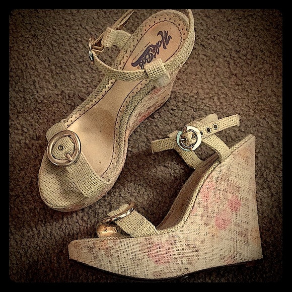 Hale Bob Shoes - Vintage Y2K Hale Bob Nordstrom Floral Platform Wedge Sandals Heels Boho Shoes
